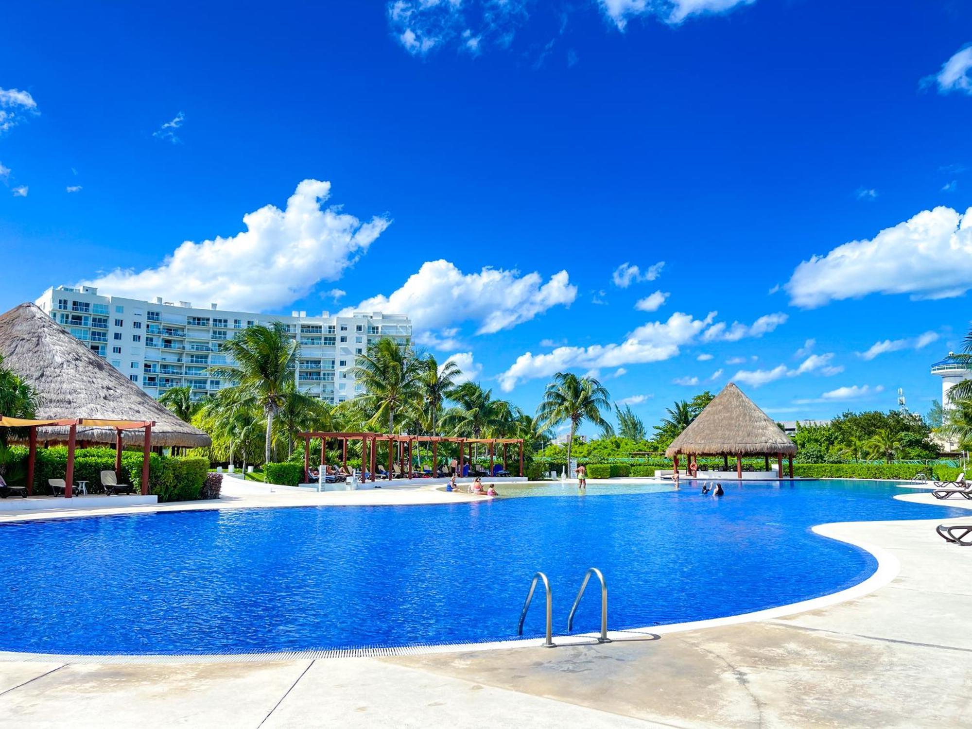 New Beachfront Luxury Apartments Cancun Luaran gambar